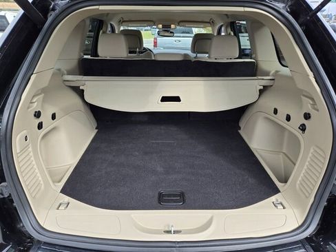 Used 2022 Jeep Grand Cherokee Laredo E w/ Security & Convenience Group image 18