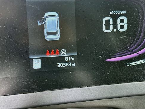 Used 2025 Kia Sportage LX FWD image 19