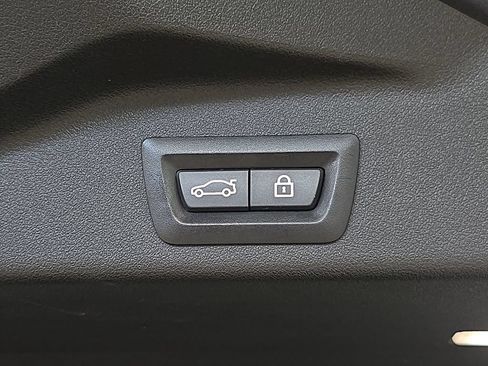 Used 2019 BMW X5 xDrive40i w/ Convenience Package AWD/4WD image 31