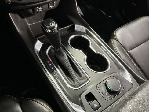 Used 2020 Chevrolet Traverse RS image 30