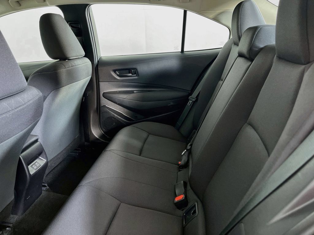 Used 2025 Toyota Corolla LE FWD image 28