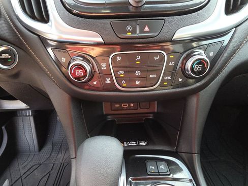 Used 2024 Chevrolet Equinox Premier image 23