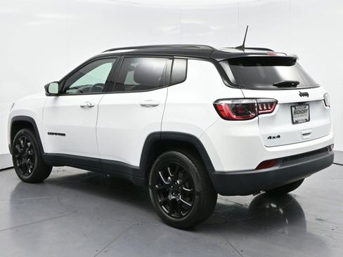 Used 2023 Jeep Compass Latitude AWD/4WD image 5