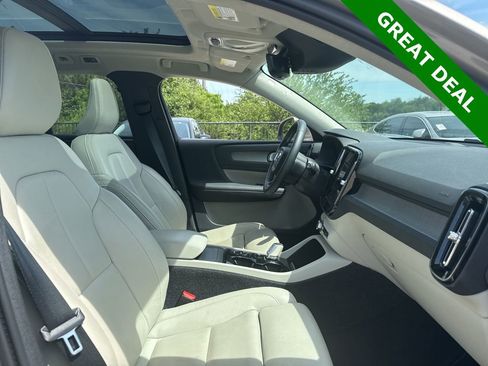 Used 2022 Volvo XC40 T5 Inscription w/ Advanced Package AWD/4WD image 9