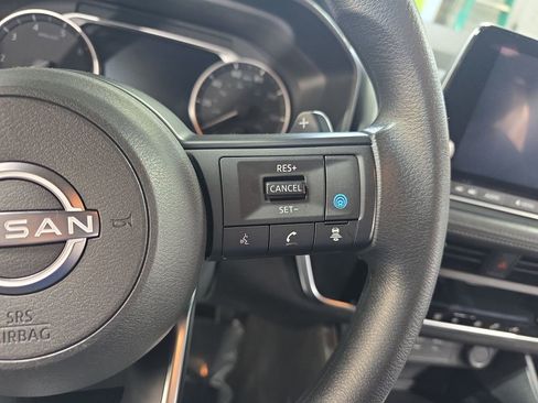 Used 2024 Nissan Rogue SV AWD/4WD image 18