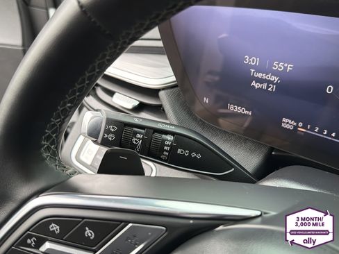 Certified 2025 Buick Enclave Preferred AWD/4WD image 19