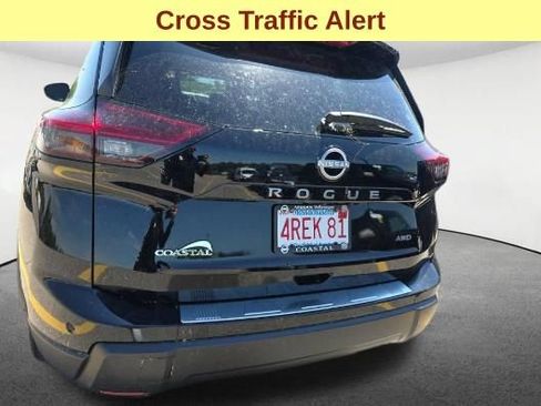 Used 2024 Nissan Rogue S AWD/4WD image 7