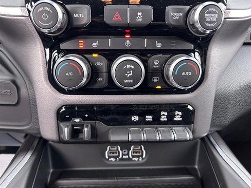 Certified 2024 RAM 2500 Big Horn w/ Sport Appearance Package image 14