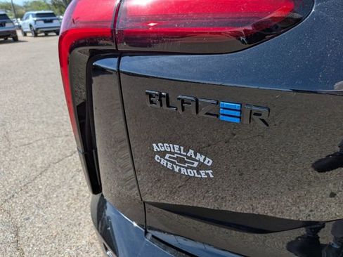 New 2025 Chevrolet Blazer EV RS image 11