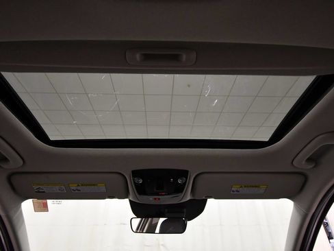 Certified 2025 Kia Niro EX Touring FWD image 17