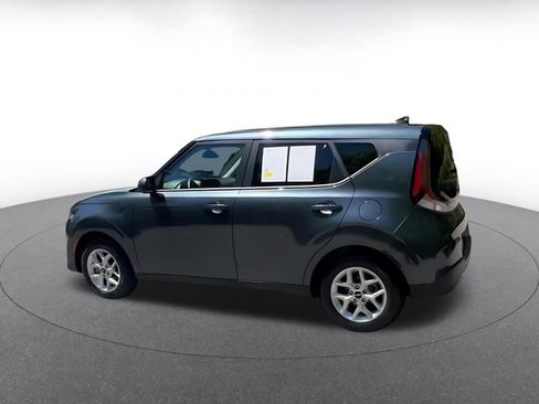 Used 2025 Kia Soul LX w/ LX Technology Package image 10