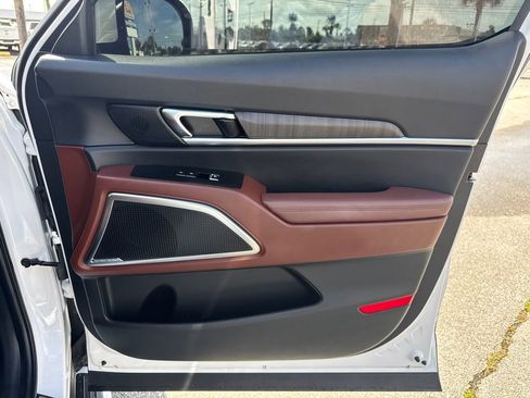 Used 2024 Kia Telluride SX w/ Towing Package FWD image 19