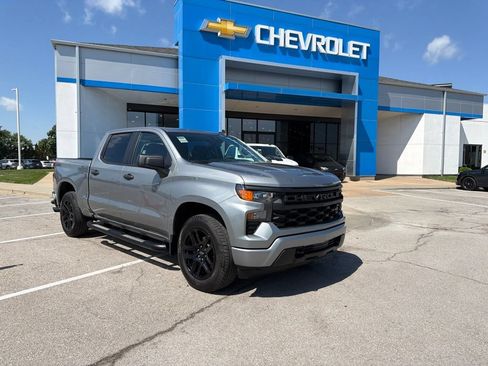 Used 2025 Chevrolet Silverado 1500 Custom AWD/4WD image 1