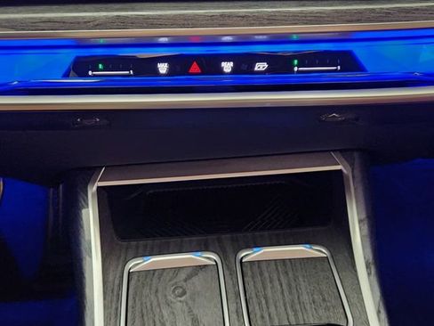 Used 2025 BMW 750e xDrive 750e xDrive w/ Executive Package image 19