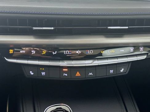 Used 2025 Cadillac XT4 Sport w/ LPO, Onyx Lite Package AWD/4WD image 15