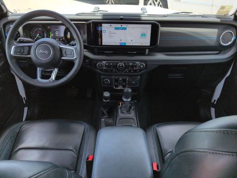 Used 2024 Jeep Wrangler High Altitude AWD/4WD image 15