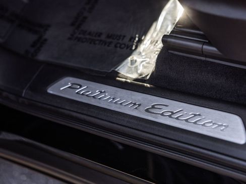 Certified 2023 Porsche Cayenne Platinum Edition AWD/4WD image 19
