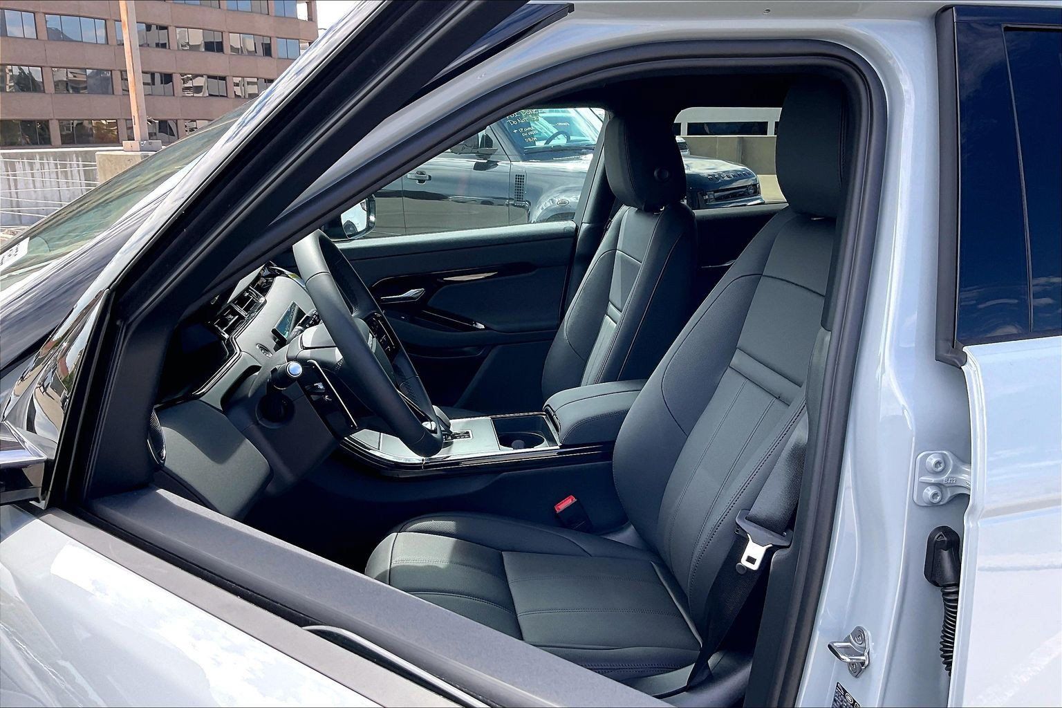 New 2026 Land Rover Range Rover Evoque S AWD/4WD image 16