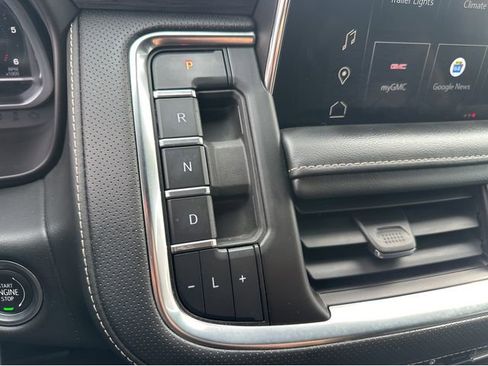 Certified 2022 GMC Yukon XL SLT w/ SLT Luxury Package image 28