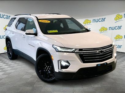 Used 2023 Chevrolet Traverse LT