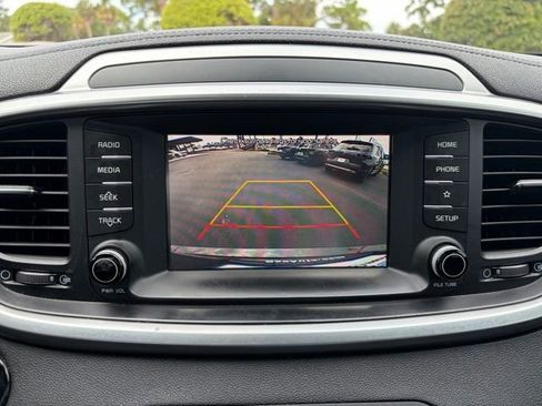 Used 2020 Kia Sorento S AWD/4WD image 24