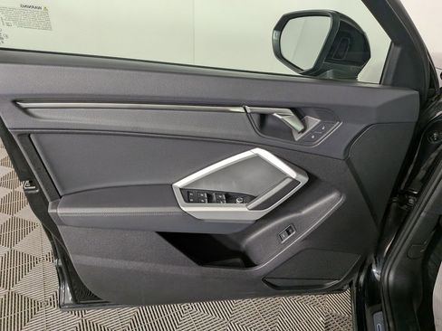Used 2025 Audi Q3 2.0T Premium image 16