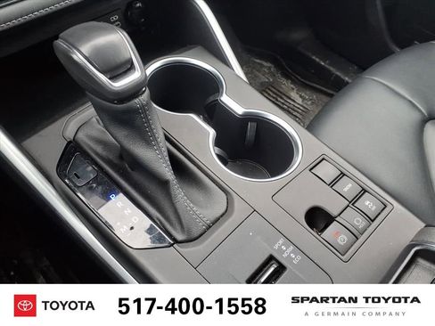 Used 2023 Toyota Highlander XLE image 21