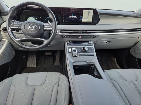 Used 2023 Hyundai Palisade SEL w/ Premium Package FWD image 11