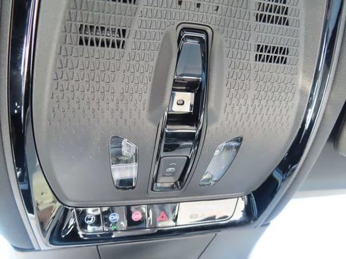 Used 2024 Cadillac Lyriq Sport AWD/4WD image 34