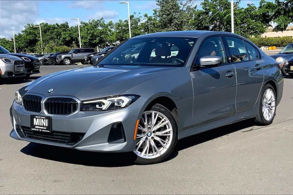 Used 2023 BMW 330i Sedan w/ Parking Assistance Package RWD image 2