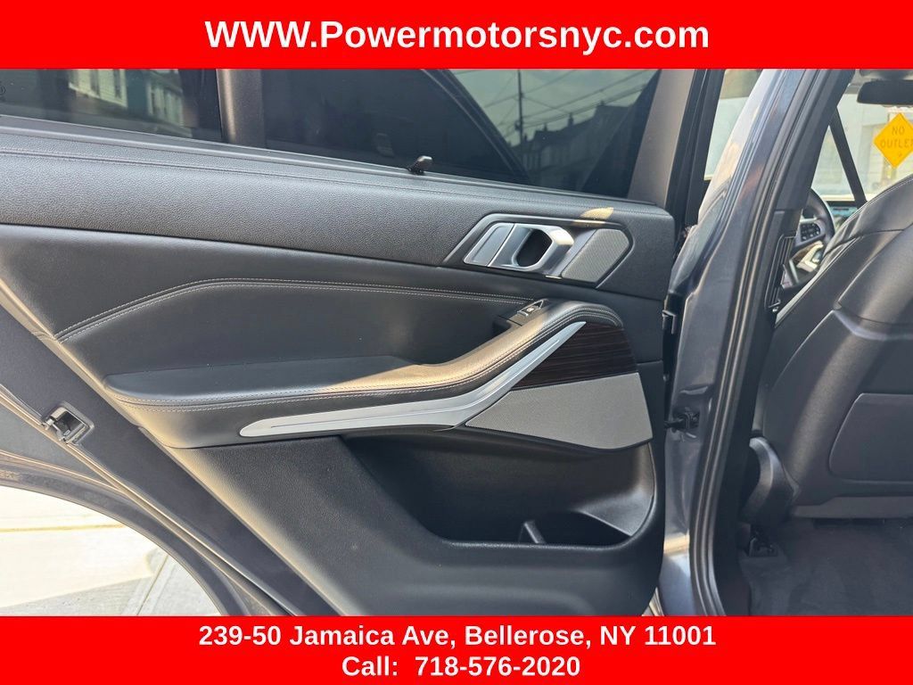 Used 2021 BMW X5 M50i w/ Executive Package AWD/4WD image 27
