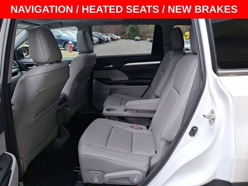 Used 2018 Toyota Highlander XLE image 20