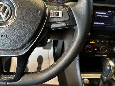 Used 2021 Volkswagen Passat 2.0T SE image 11