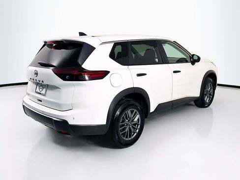 Used 2024 Nissan Rogue S FWD image 5