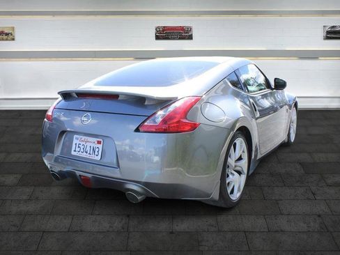 Used 2017 Nissan 370Z w/ Sport Package image 6