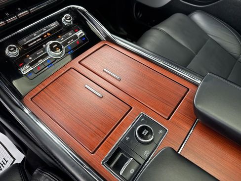 Used 2020 Lincoln Navigator L Reserve w/ Equipment Group 208A Reserve image 34