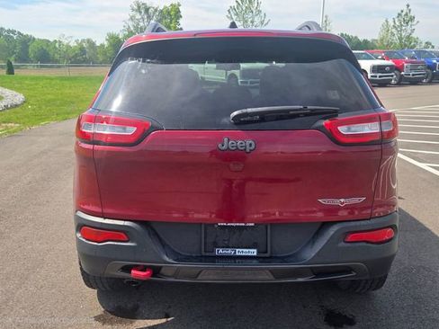 Used 2017 Jeep Cherokee Trailhawk AWD/4WD image 8