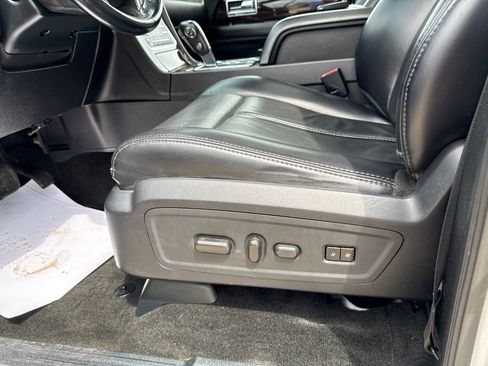 Used 2017 Lincoln Navigator Select AWD/4WD image 30