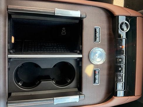Used 2025 Lincoln Navigator Reserve AWD/4WD image 7