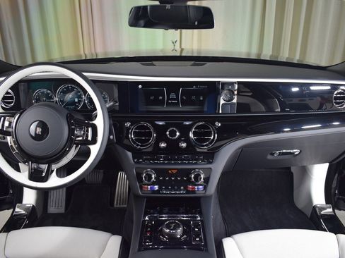 Certified 2024 Rolls-Royce Ghost image 4