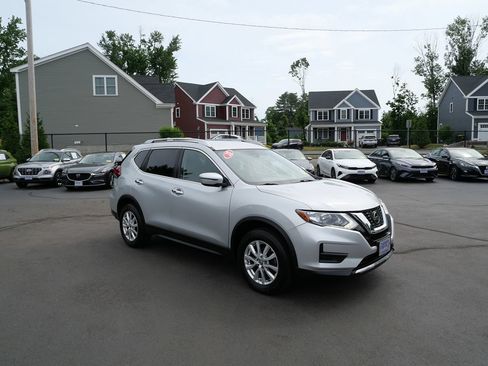 Used 2020 Nissan Rogue SV AWD/4WD image 2