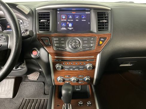 Used 2018 Nissan Pathfinder Platinum w/ Cargo Package image 30