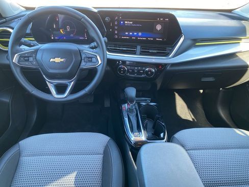 Used 2024 Chevrolet Trax LT w/ Driver Confidence Package image 4