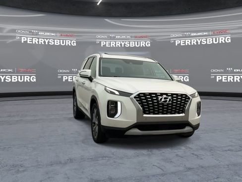 Used 2020 Hyundai Palisade SEL w/ Premium Package FWD image 2
