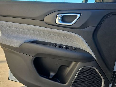 New 2026 Jeep Compass Latitude AWD/4WD image 27