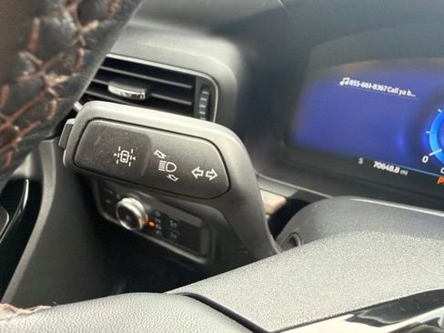 Used 2022 Ford Explorer Platinum w/ Equipment Group 601A AWD/4WD image 54