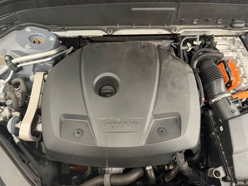 Used 2023 Volvo XC90 T8 Plus AWD/4WD image 9