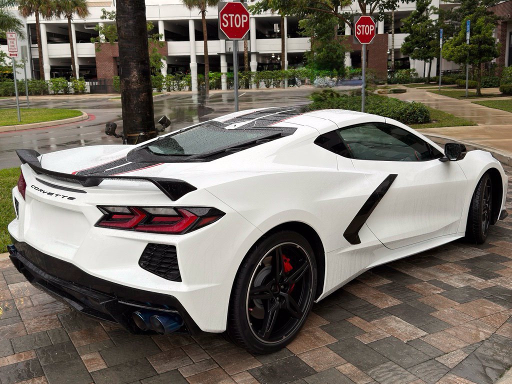 Used 2021 Chevrolet Corvette Stingray Preferred Cpe w/ Z51 Performance Package RWD image 4
