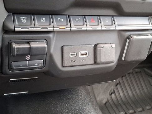 Used 2024 Chevrolet Silverado 3500 W/T image 22