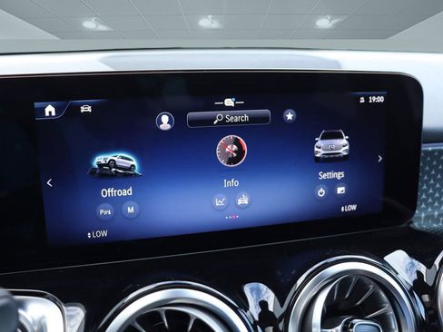 New 2025 Mercedes-Benz GLB 250 4MATIC image 69